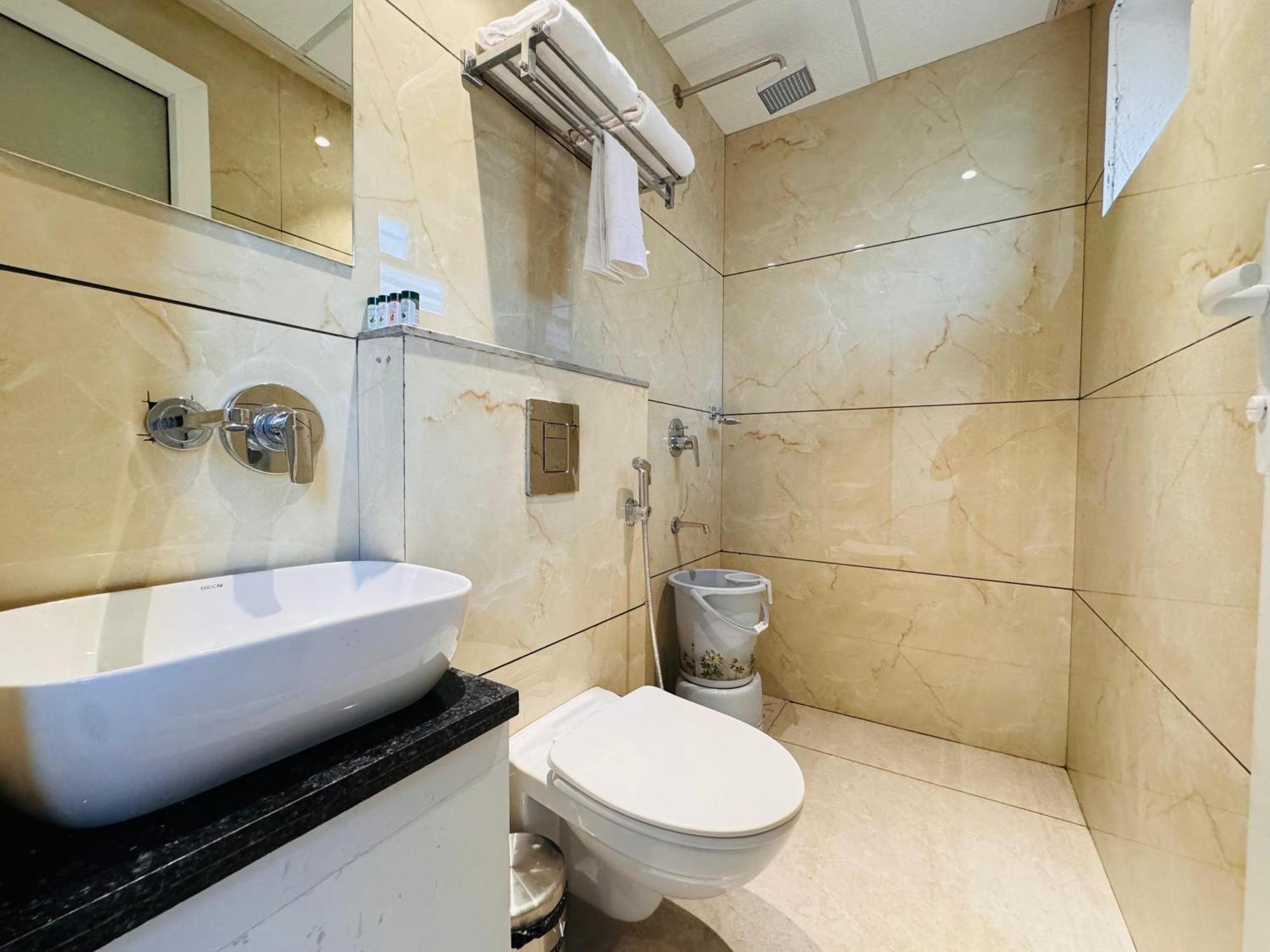 Hotel Rudhav Palace Ujjain Esterno foto