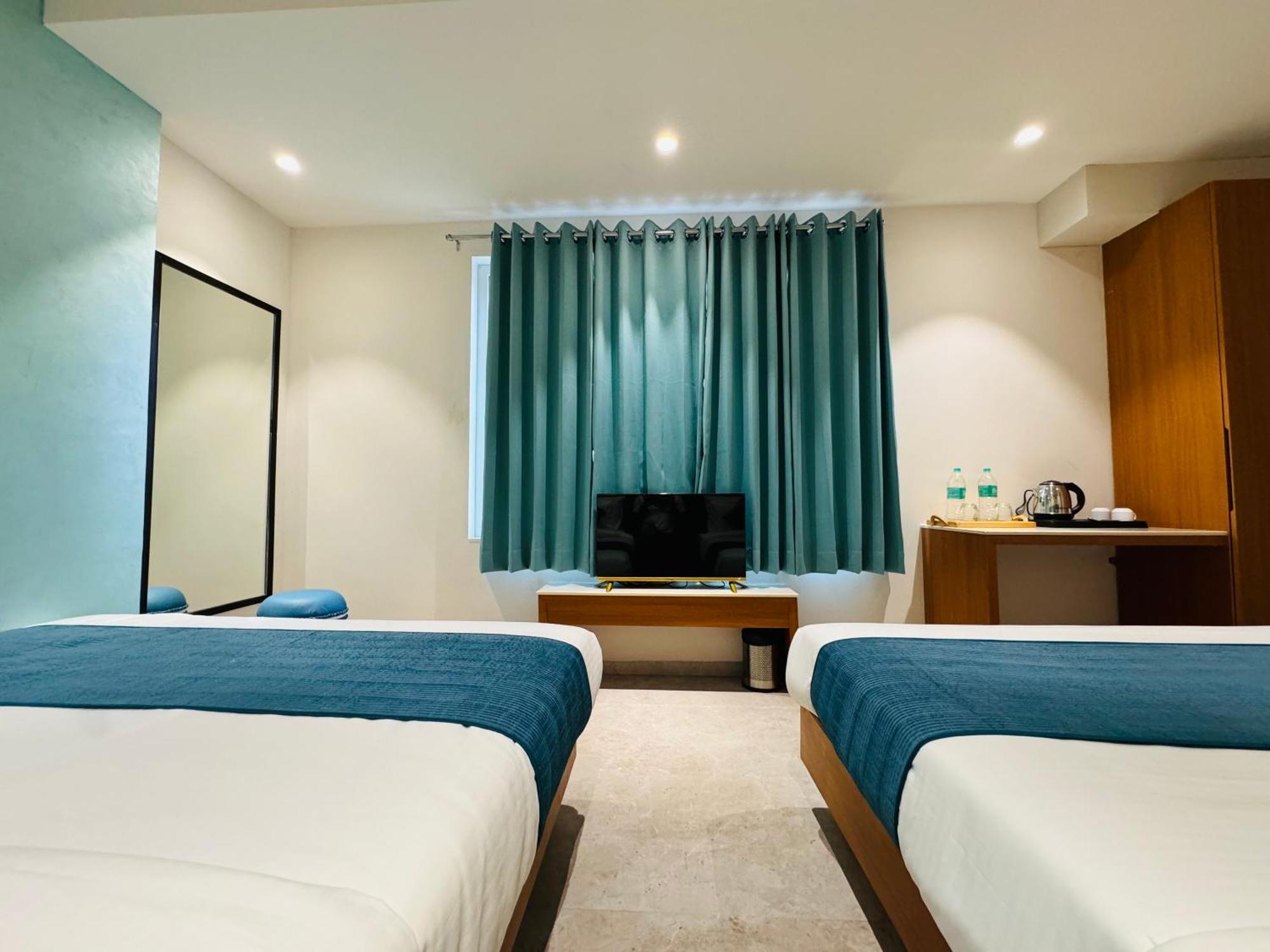 Hotel Rudhav Palace Ujjain Esterno foto