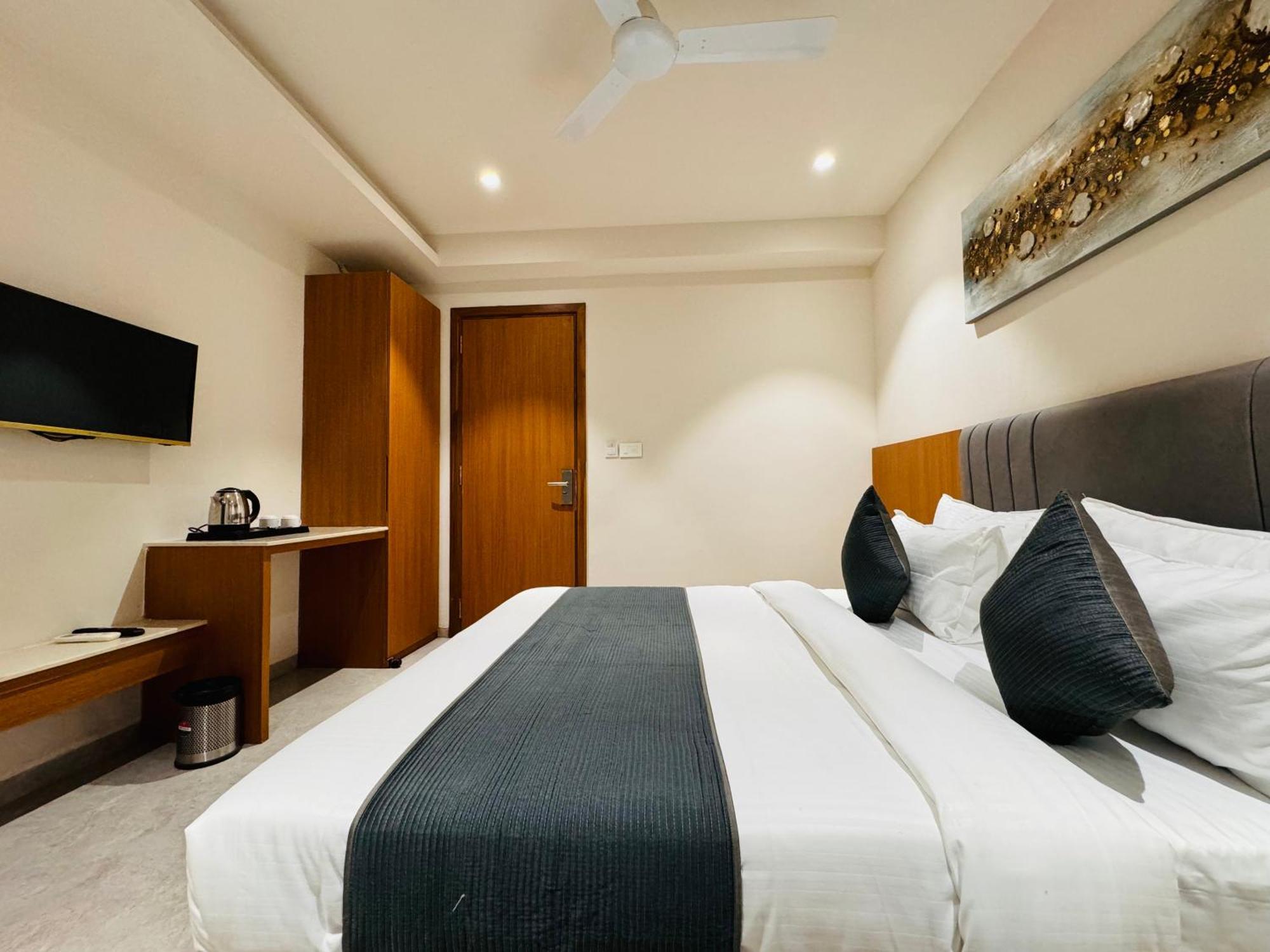 Hotel Rudhav Palace Ujjain Esterno foto